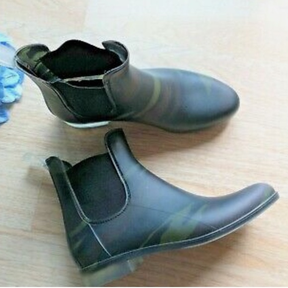 🎉FINAL PRICE🎉J. Crew Camo Chelsea Boots - Picture 5 of 8
